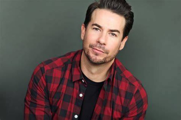 Jerry Trainor Interview Talks Miranda Cosgrove TikTok & iCarly Season 2