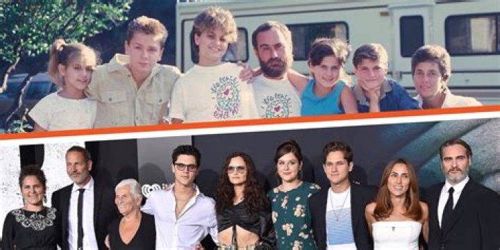 Joaquin Phoenix Family Famous Person