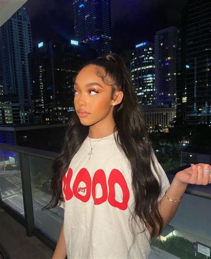 Jodie Woods on Instagram &ldquo;FACE CARD!&rdquo; Light makeup looks, Brown