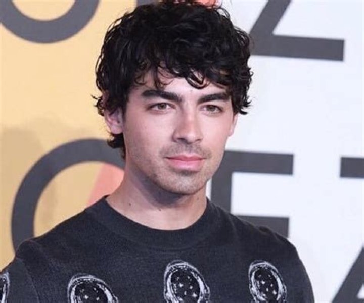 Joe Jonas Biography Facts, Childhood, Family & Love Life of Singer