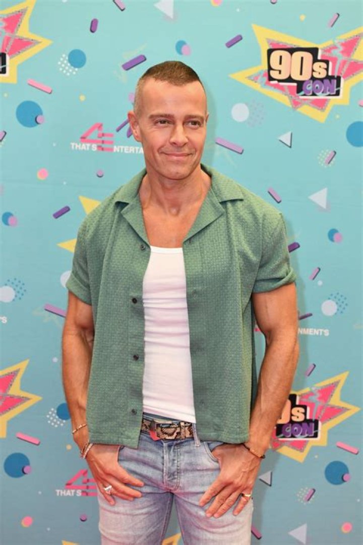 Joey Lawrence Has a CombOver at the People's Choice Awards Hollywood