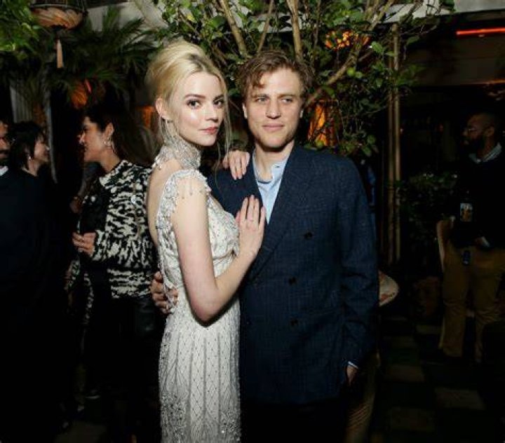 Johnny Flynn Height, Weight, Age, Spouse, Family, Facts, Biography ·