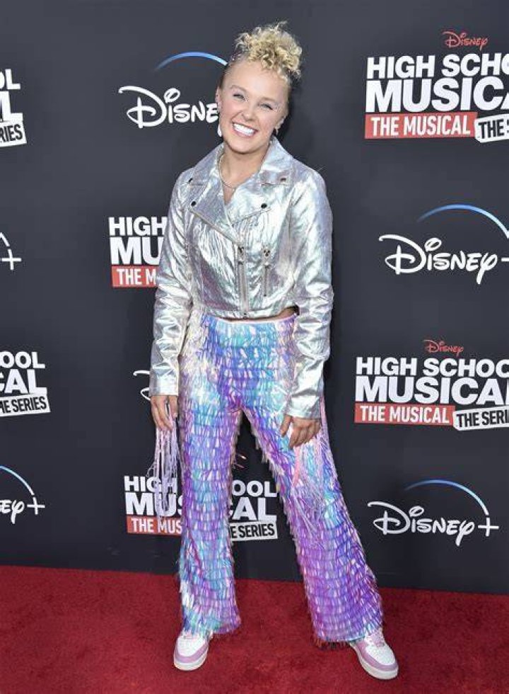 JoJo Siwa Reveals a Stress Rash from Her &ldquo;Dance Moms&rdquo; Era Caused Her