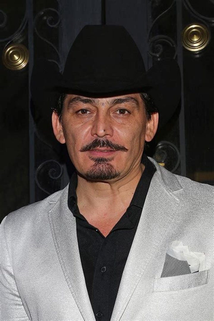 Jos&eacute; Manuel Figueroa's girlfriend says that she is helping him to quit