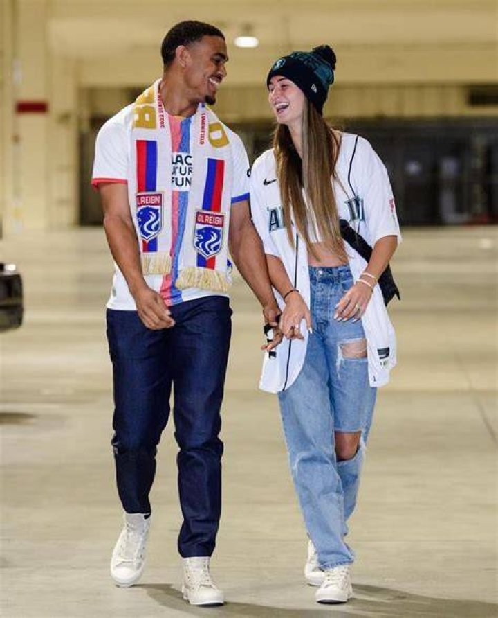 Julio Rodriguez Jordyn Huitema How did Julio Rodriguez meet his