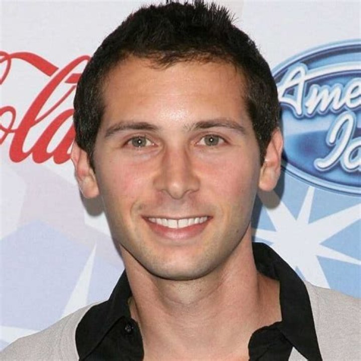 Justin Berfield Net Worth, Wealth, and Annual Salary 2 Rich 2 Famous