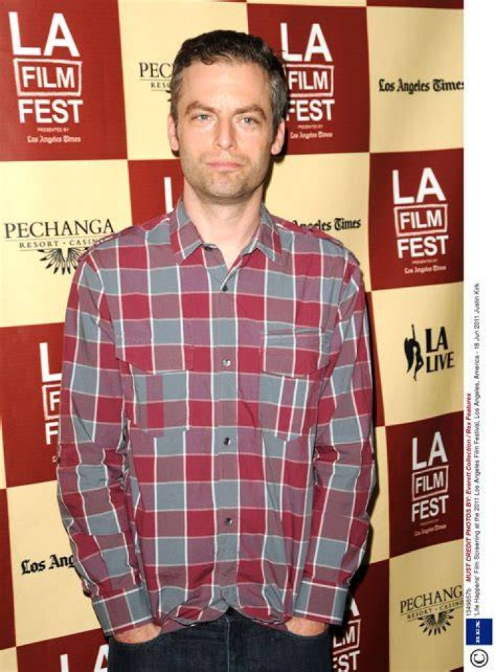 Justin Kirk Age, Net Worth, Married, Wife, Children, Bio & Wiki