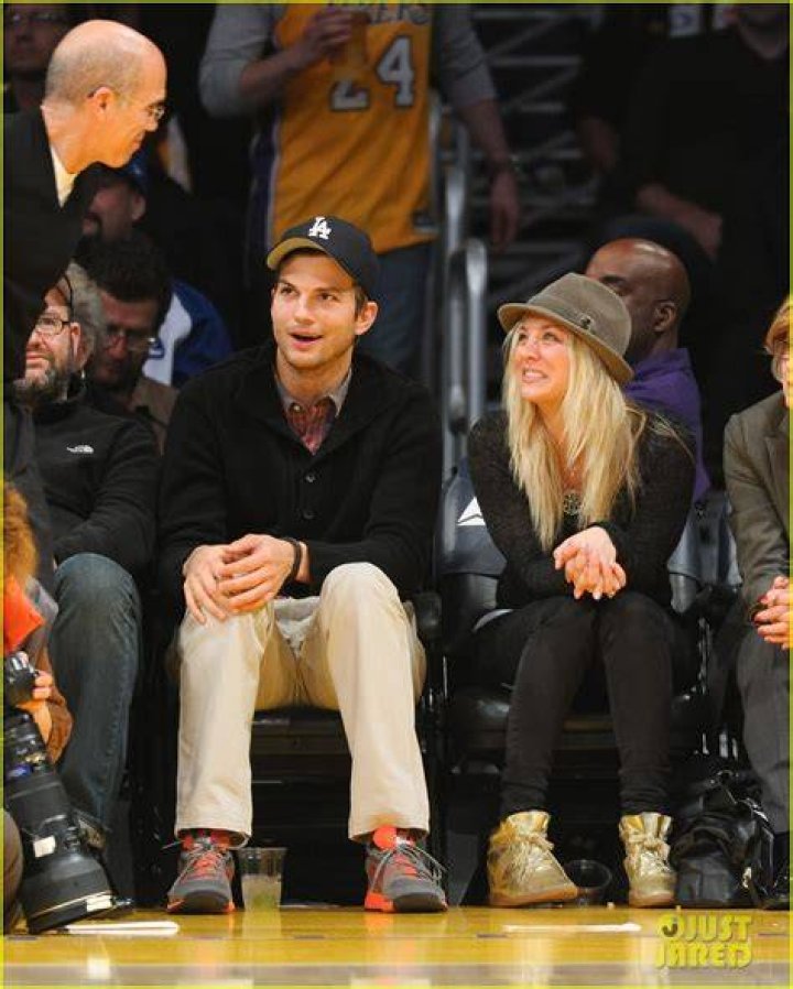 Kaley Cuoco Enjoys Laker Game Alongside Her Father