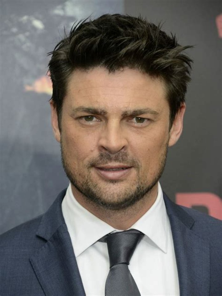 Karl Urban 2024 dating, net worth, tattoos, smoking & body facts Taddlr