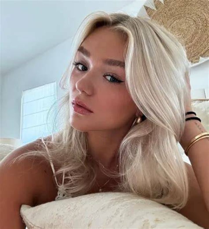 Katie Sigmond Net Worth, Age, Height, Weight, Early Life, Career, Bio