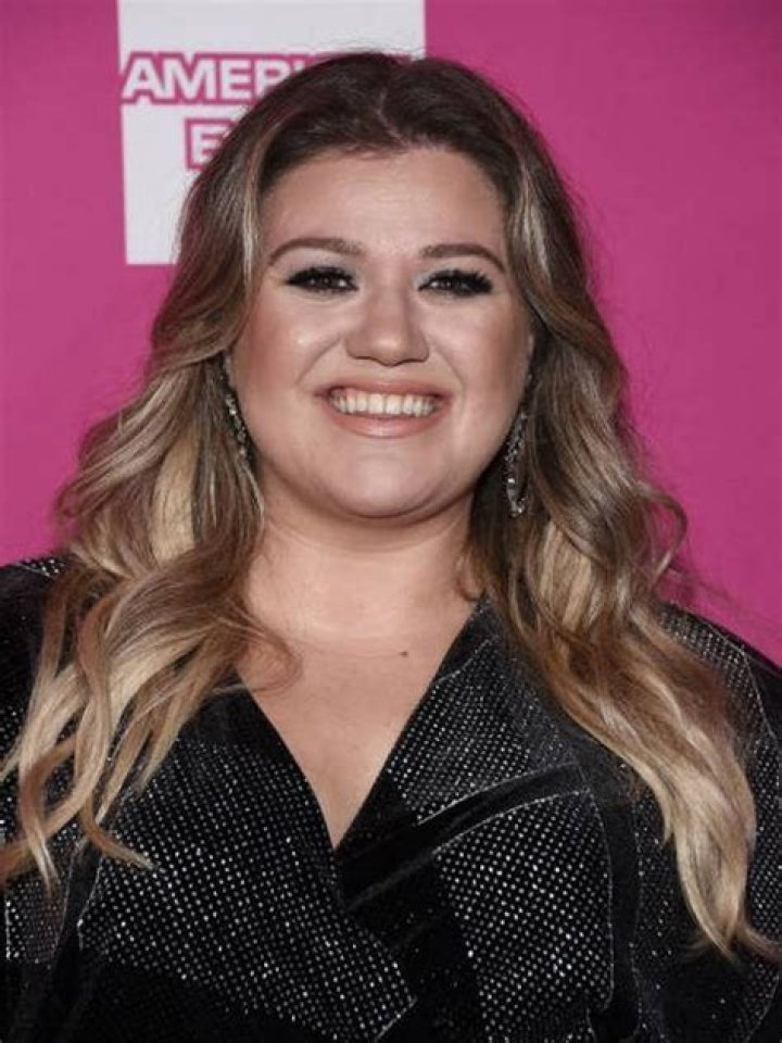 Kelly Clarkson, Height And Weight, Body Measurements, Leather Skirt