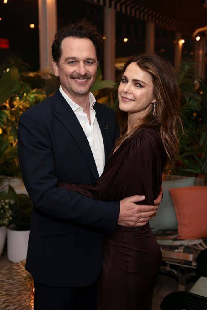 Keri Russell & Matthew Rhys Look So Cute Together on Their Romantic Outing! Photo 3424931