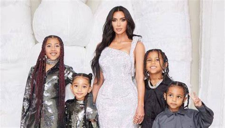 Khloé Kardashian Shares Sweet Family Photo of Kardashian Kids 'Whole