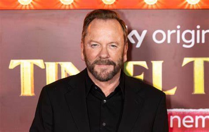 Kiefer Sutherland &lsquo;When the FBI comes running through your house, you