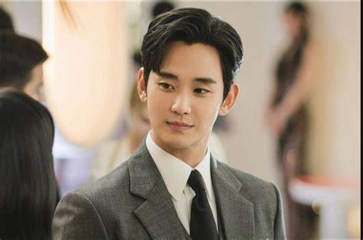 Kim Soo Hyun's Mother: A Supportive Force Behind His Success