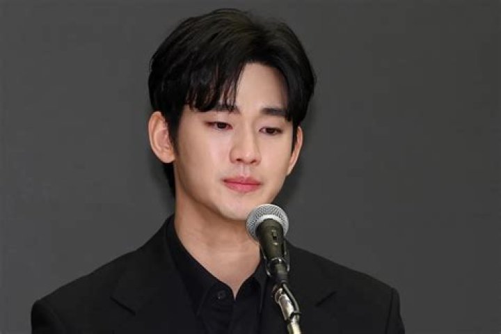 Kim Soo Hyun confirmed to star in 'The Queen of Tears' alongside
