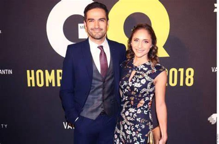Lamentable Alfonso Herrera anuncia su separaci&oacute;n de su esposa Diana