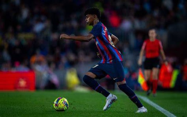 Lamine Yamal con histórico debut en el FC Barcelona