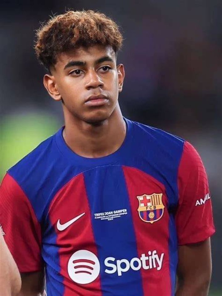 Lamine Yamal l&agrave; ai? Sao trẻ t&agrave;i năng nhất của Barcelona sau Lionel