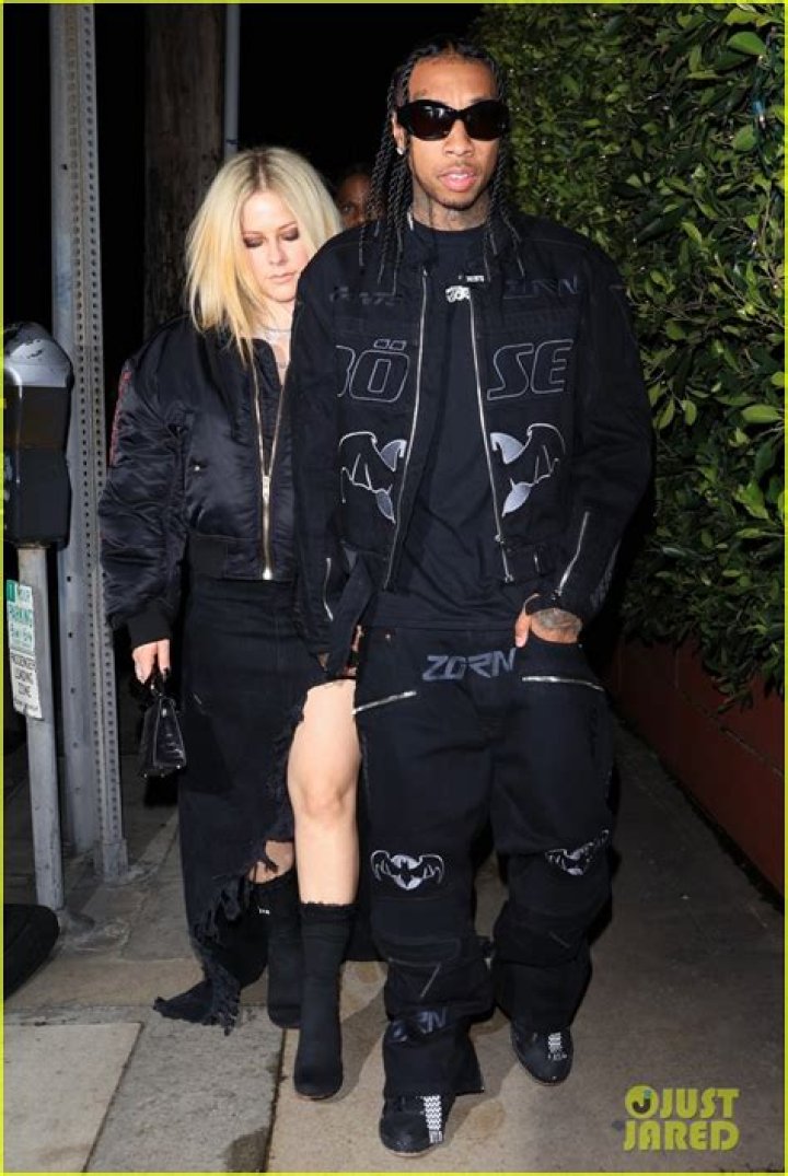 Latest Celebrity Tyga & Avril Lavigne Spotted Hugging At NOBU — Sources