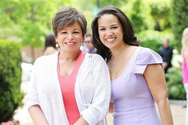 Laura Jarrett Wiki Meet Valerie Jarrett's Talented Daughter Who Works