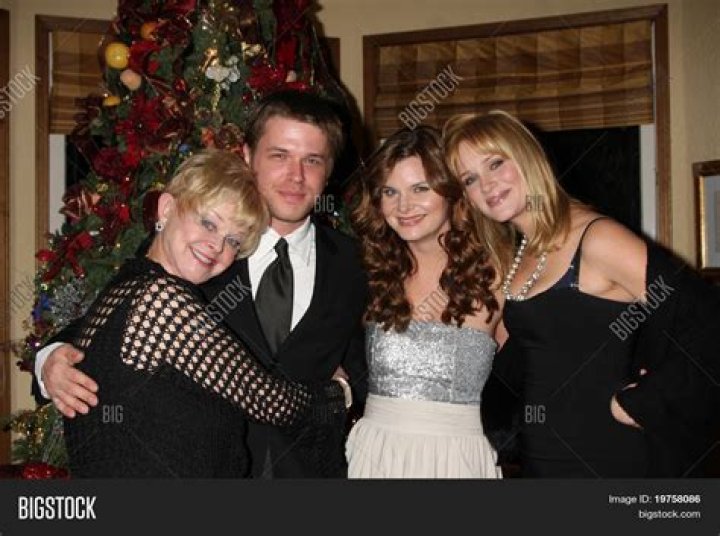 LOS ANGELES, DEC 11 Heather Tom, Eric Szmanda CSI at Heather Tom s