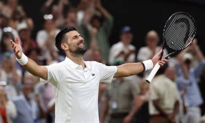 &lsquo;Huge respect&rsquo; Novak Djokovic praises ailing Roger Federer after