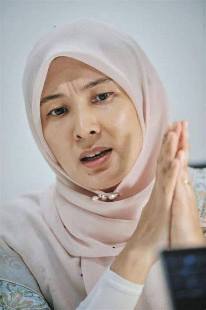 &lsquo;Nurul Izzah layak namun tidak boleh dilantik bapa sendiri&rsquo;