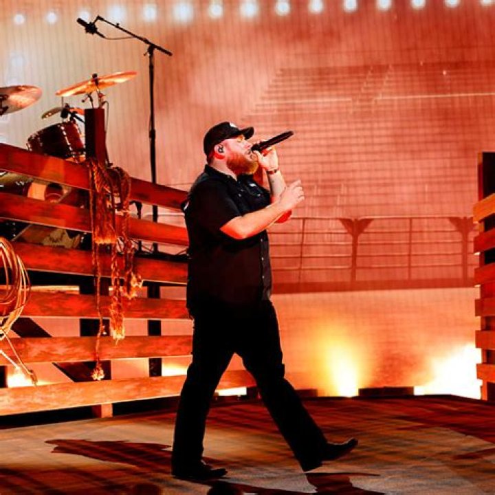 Luke Combs Celebrates 'Good Old Days' in Unreleased Song [Watch]