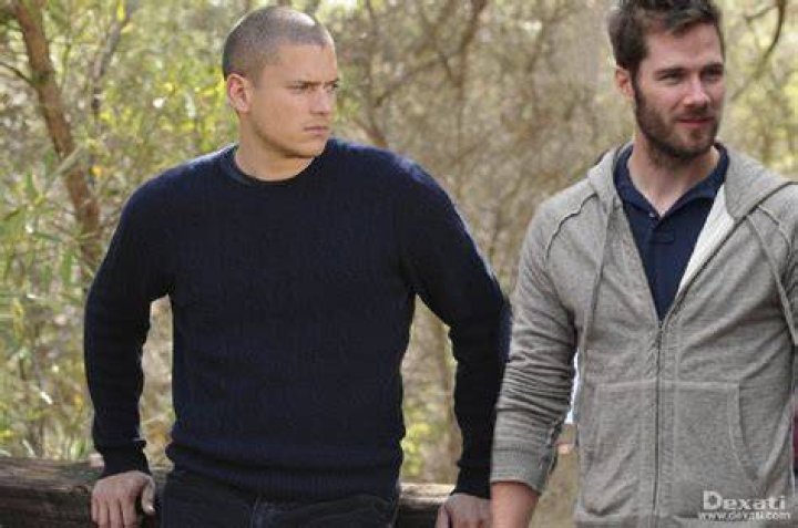 luke macfarlane and wentworth miller Wentworth Miller Photo (42131083