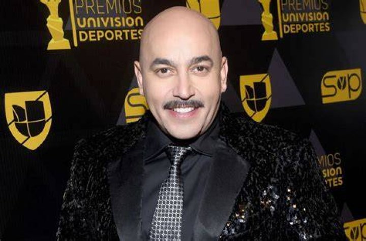 Lupillo Rivera vive la vida loca tras su divorcio
