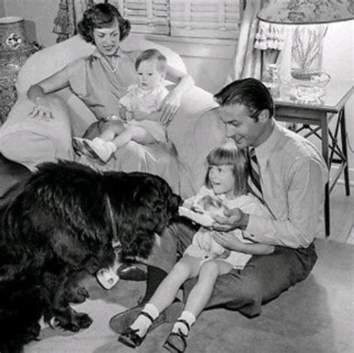 Lynn Thurlow Barker: Facts About Lex Barker's Daughter
