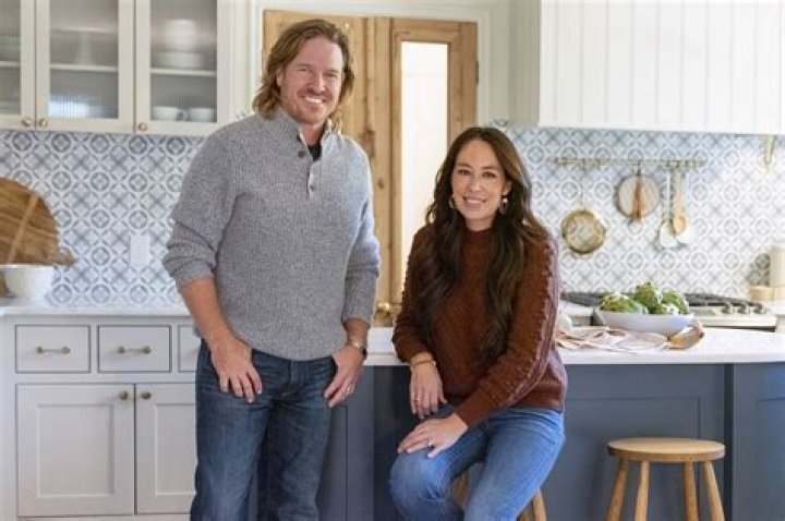 Magnolia Network Star Chip Gaines Takes On Marathon and Fans Cheer Him On