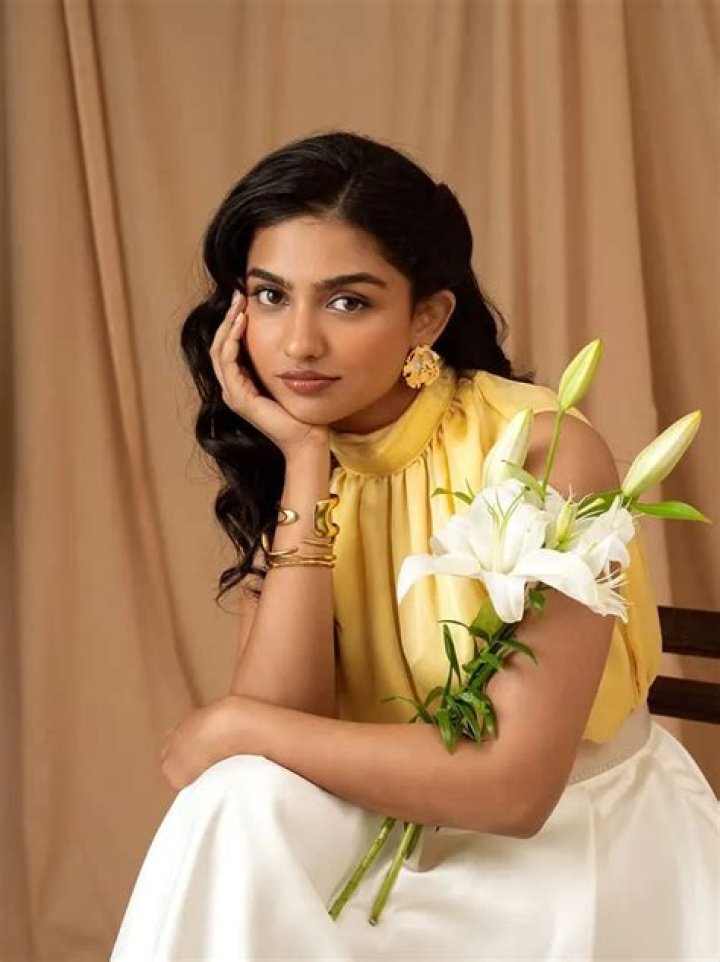 Mamitha Baiju Bio, Net Worth, Salary, Age, Relationship, Height