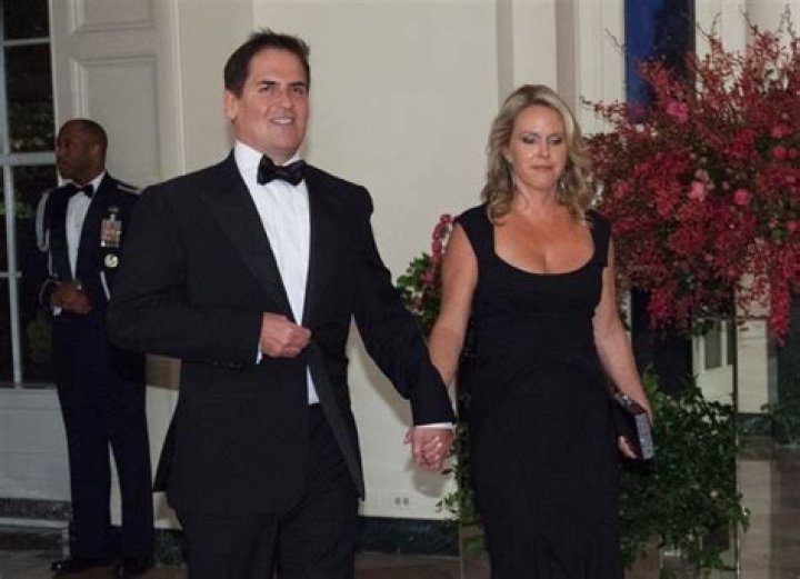 Mark Cuban 2024 Wife, net worth, tattoos, smoking & body facts Taddlr