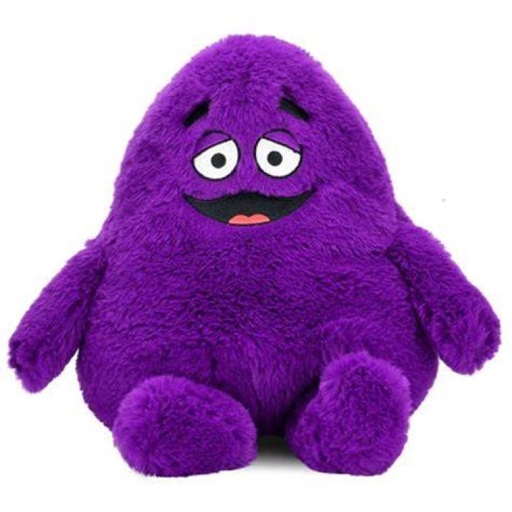 McDonald’s Customer Orders 5 Grimace Shakes, Worker is Silent