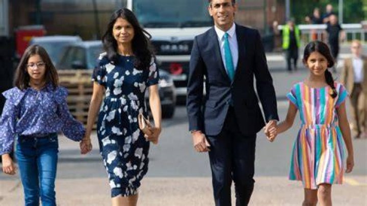 Meet Rishi Sunak siblings: Meet Sanjay and Raakhi