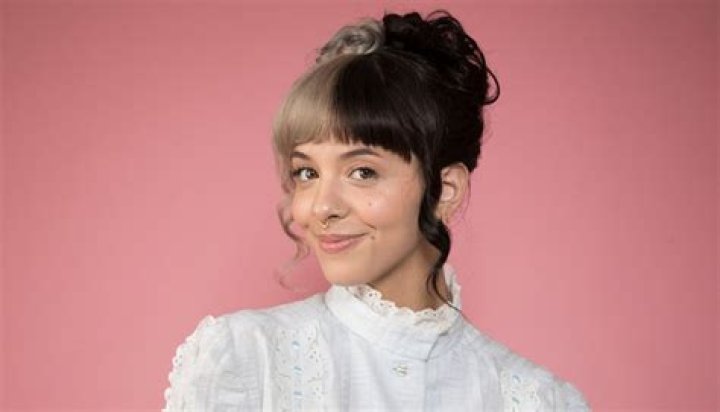 Melanie Martinez Biography, Height & Life Story Super Stars Bio