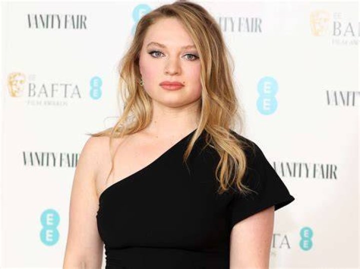 Mia Honey Threapleton Full Biography, Age, Husband, Boyfriend, Career
