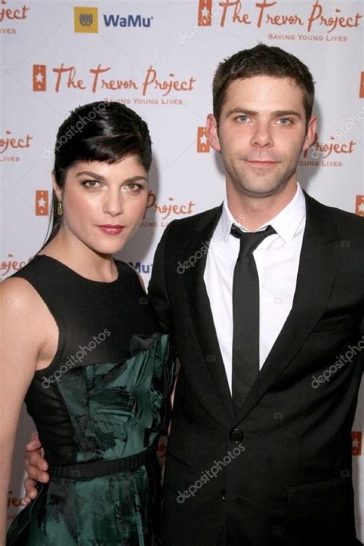 Mikey Day dated Selma Blair Saturday Night Live stars' love lives