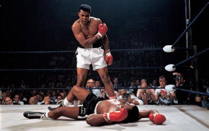Muhammad Ali's teenage grandson looks exactly like young version of his