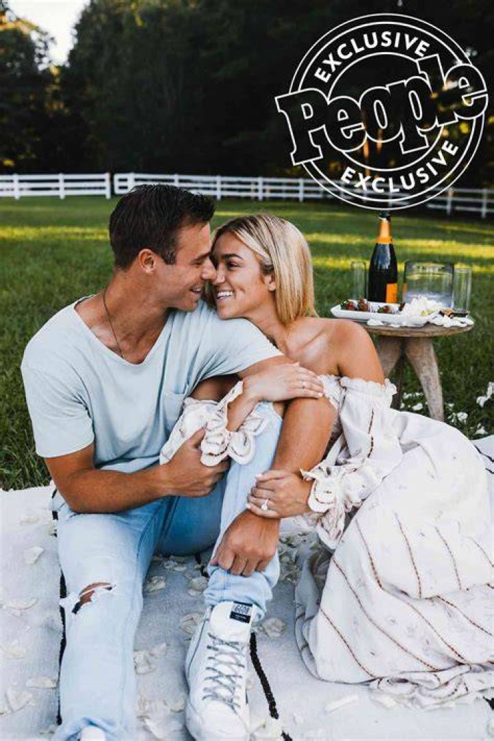 Newlyweds Sadie Robertson and Christian Huff Share First Wedding Photos