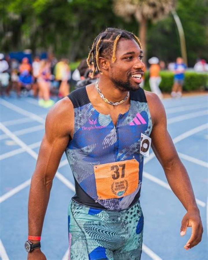 Noah Lyles height and weight