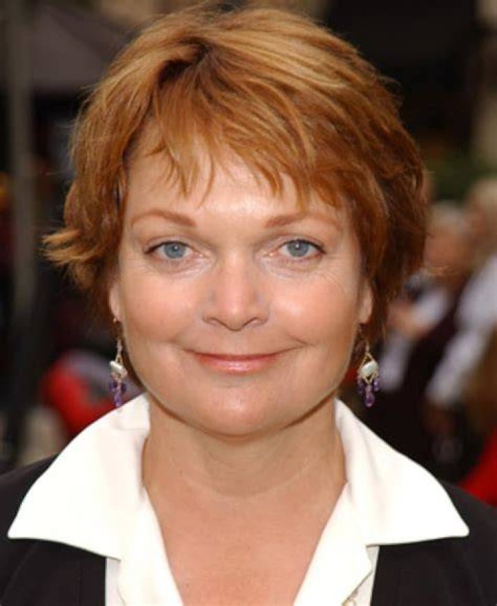 Pamela Reed Net Worth, Bio, Height, Family, Age, Weight, Wiki 2024