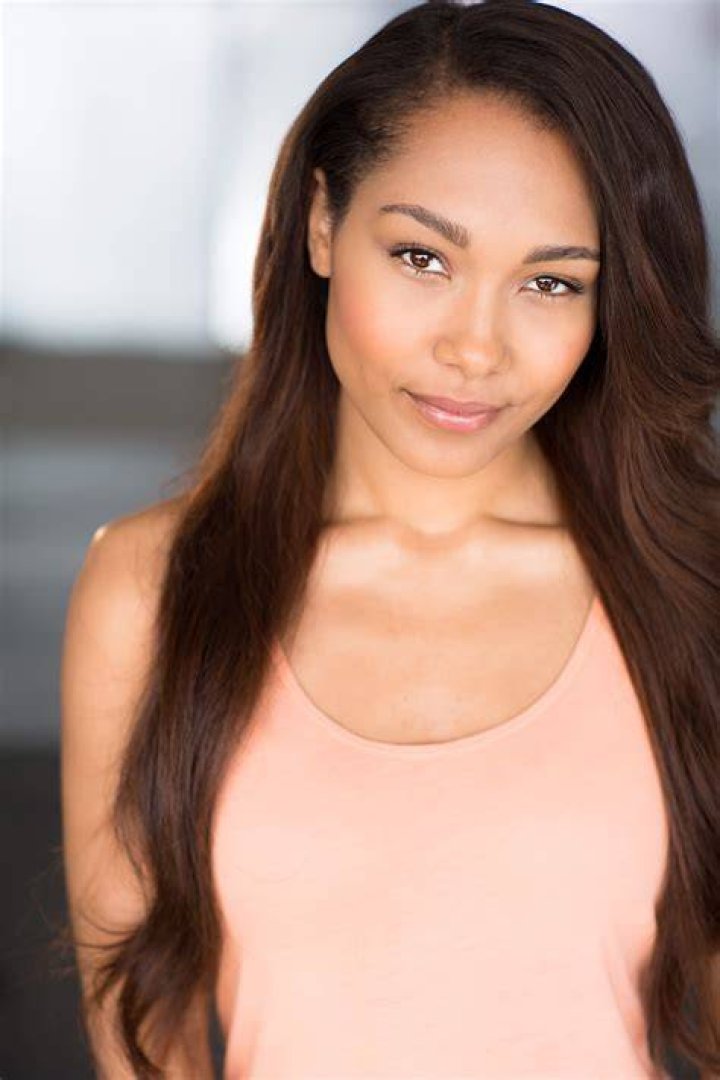 Parker McKenna Posey picture