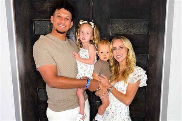 Patrick Mahomes And Wife Brittany Enjoy Sunny Offseason Vacation In