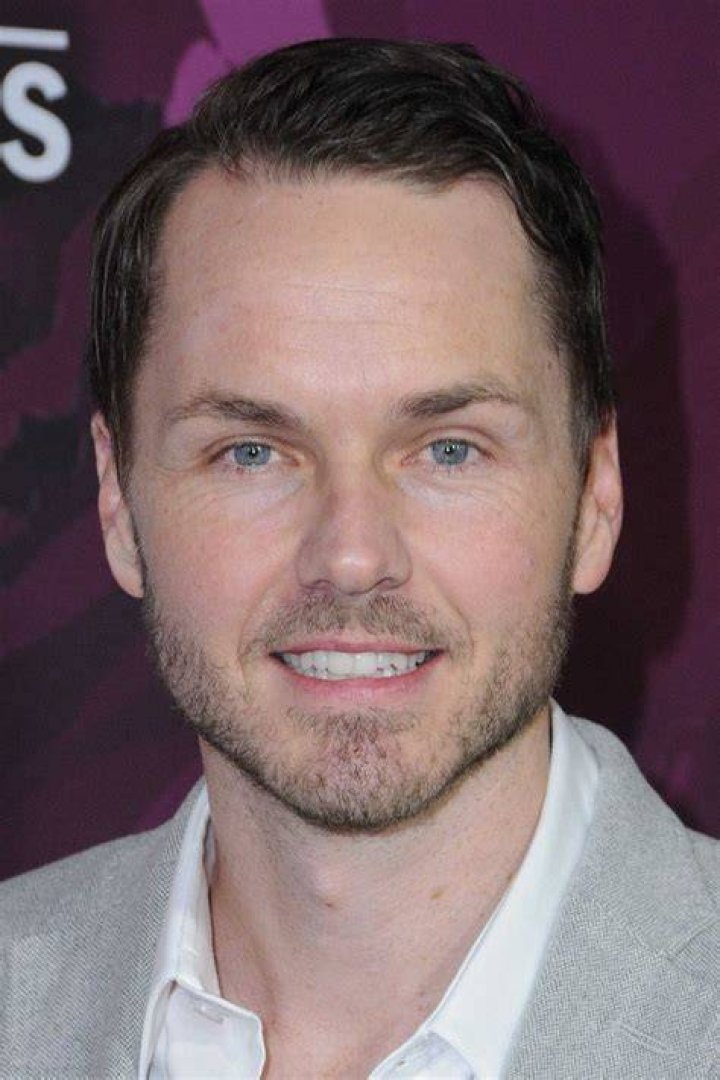 Paul Campbell- Wiki, Age, Height, Net Worth, Wife, Marriage