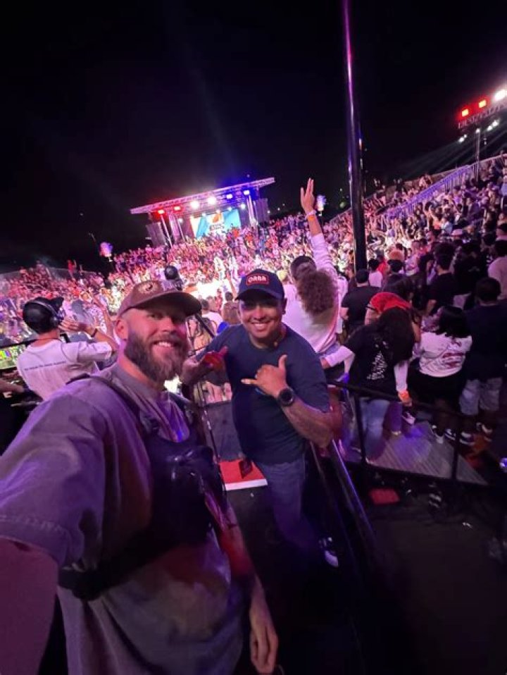 Perry Sharp [Profiles] &bull; Instagram, Twitter, TikTok Foller