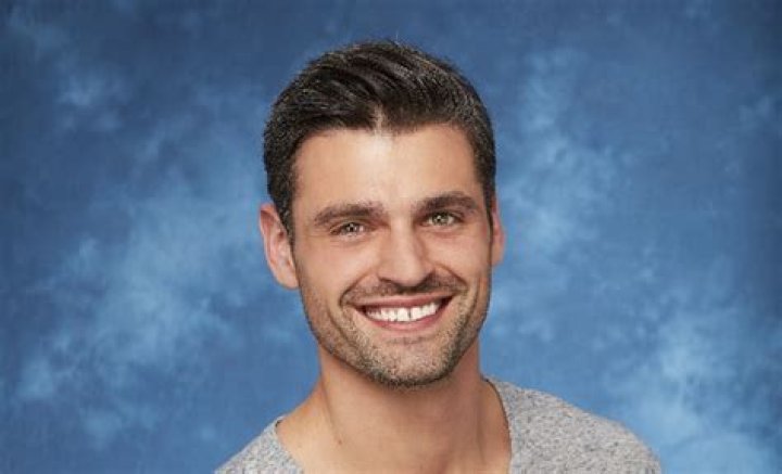 Peter Kraus — Bachelorette 2017 — Bio, Age, Photos, Wiki Ok! Here's