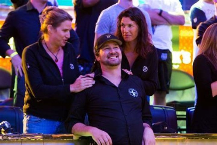 Phil Hellmuth Bio, Career, Family, Networth & Many More TRAN HUNG